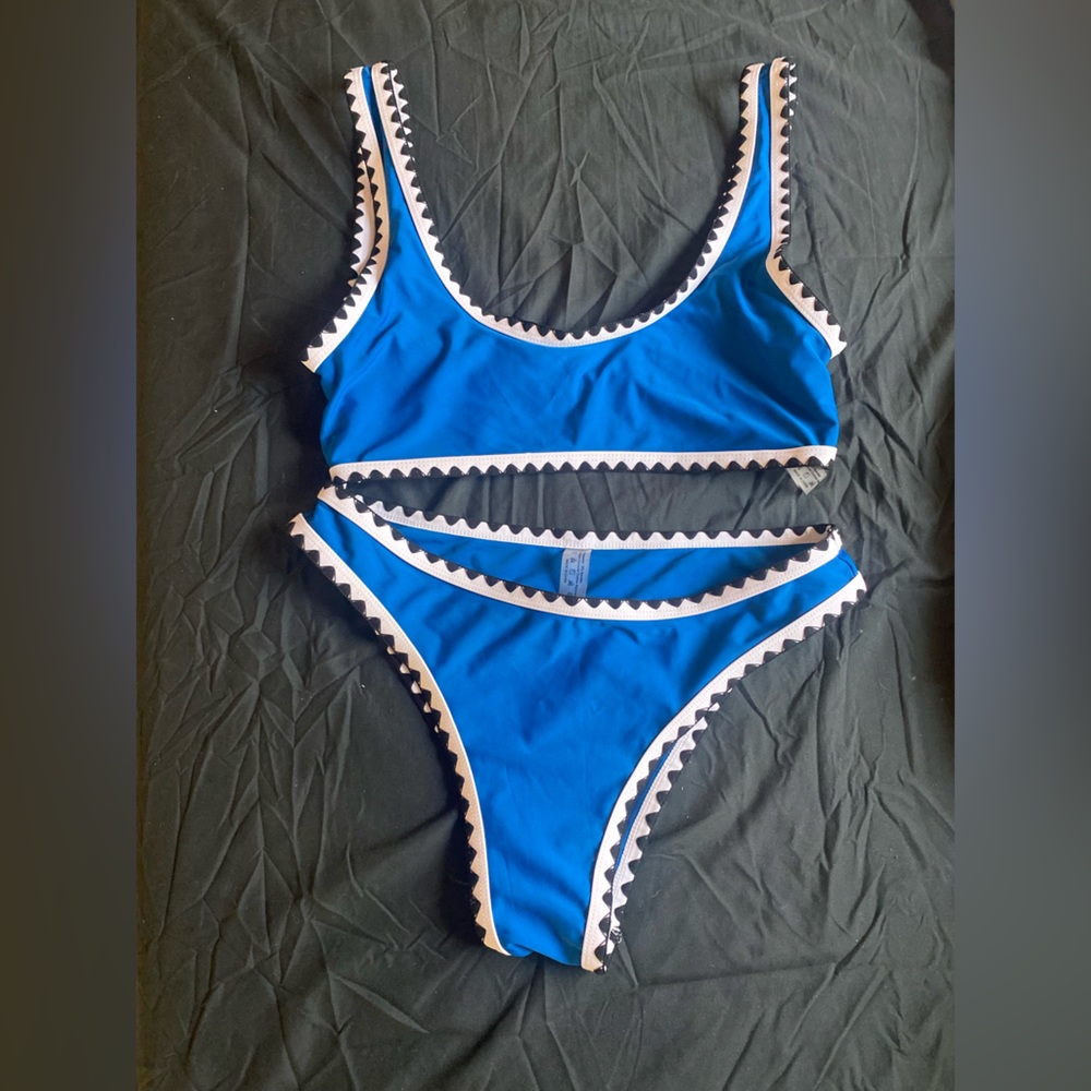 Swim suit